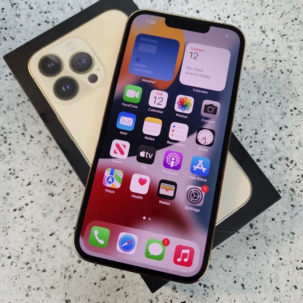 Like new iPhone 13 Pro 128gb gold.